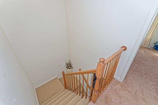 1 Haywood Lane, North Greenbush, NY 12144