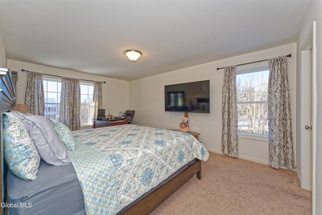 1 Haywood Lane, North Greenbush, NY 12144