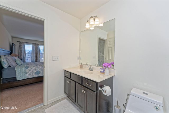 1 Haywood Lane, North Greenbush, NY 12144