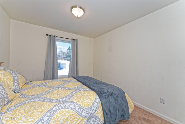 1 Haywood Lane, North Greenbush, NY 12144