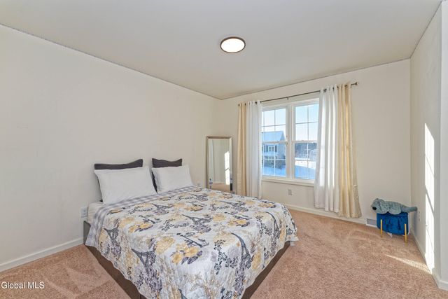 1 Haywood Lane, North Greenbush, NY 12144