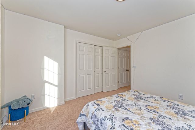 1 Haywood Lane, North Greenbush, NY 12144