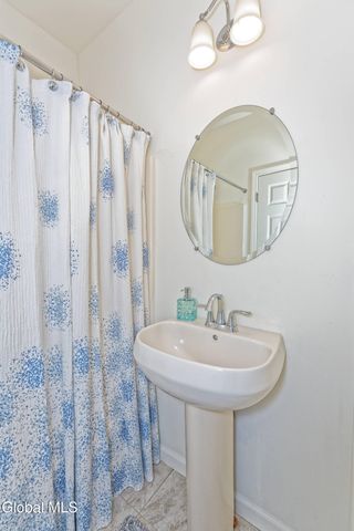 1 Haywood Lane, North Greenbush, NY 12144