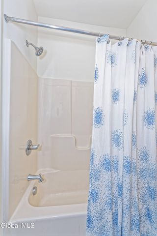 1 Haywood Lane, North Greenbush, NY 12144