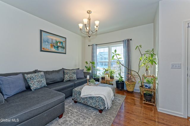 1 Haywood Lane, North Greenbush, NY 12144