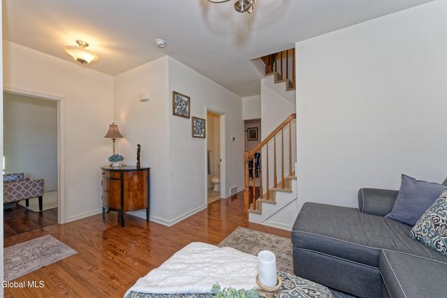 1 Haywood Lane, North Greenbush, NY 12144