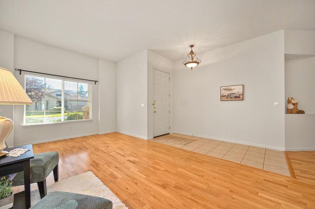 11566 Stonebrook Dr, Auburn, CA 95603