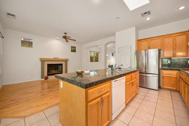 11566 Stonebrook Dr, Auburn, CA 95603