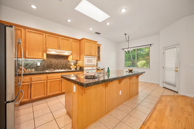 11566 Stonebrook Dr, Auburn, CA 95603