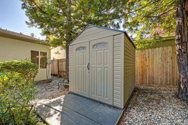 11566 Stonebrook Dr, Auburn, CA 95603