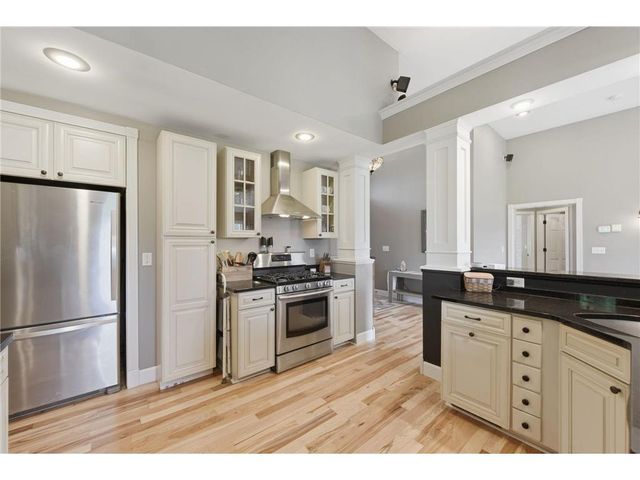 868 Brady Lane, New Richmond, WI 54017