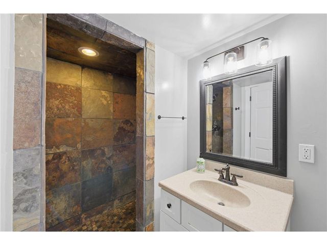 868 Brady Lane, New Richmond, WI 54017