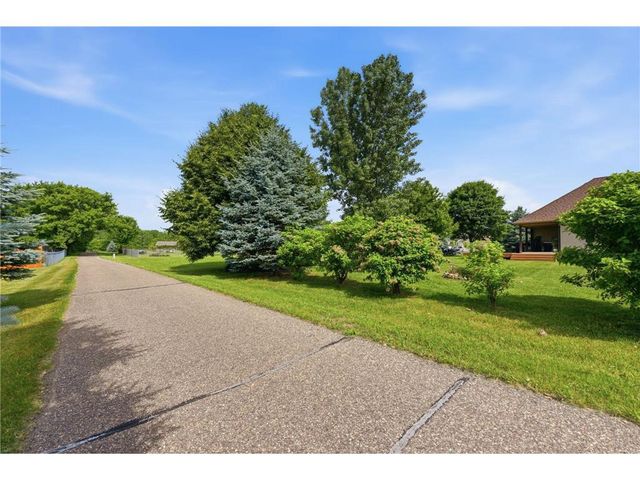 868 Brady Lane, New Richmond, WI 54017