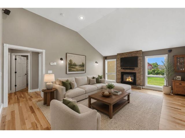 868 Brady Lane, New Richmond, WI 54017