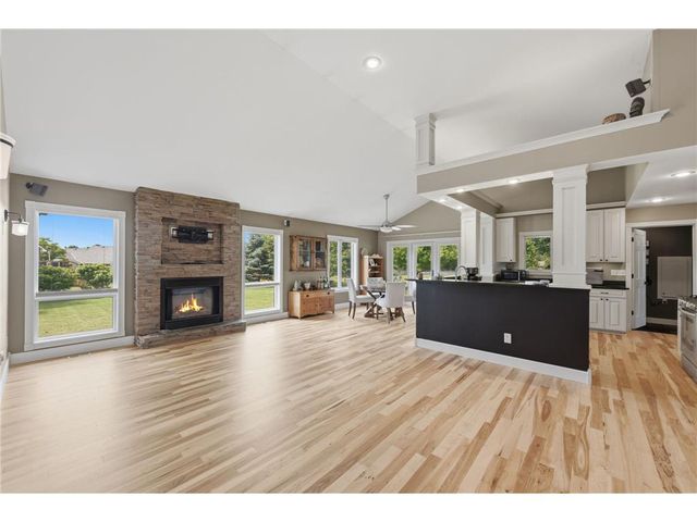 868 Brady Lane, New Richmond, WI 54017