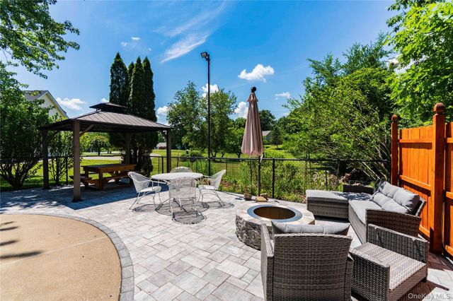 24 Robyn Drive, Marlboro, NY 12542