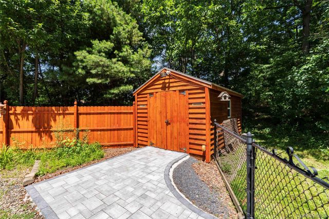 24 Robyn Drive, Marlboro, NY 12542