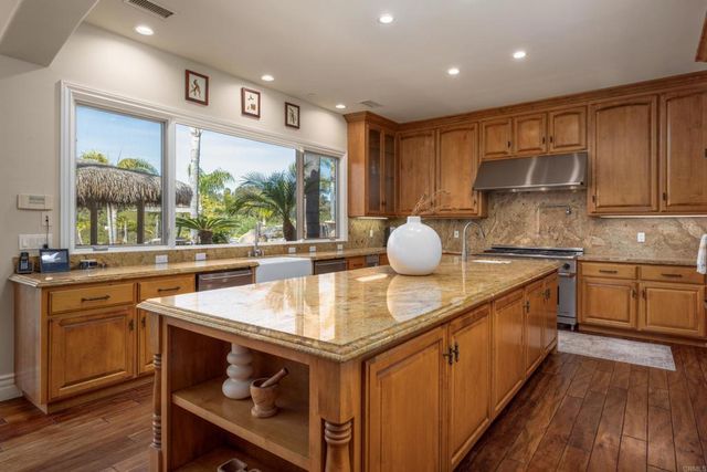 2953 Corte La Bella, Encinitas, CA 92024