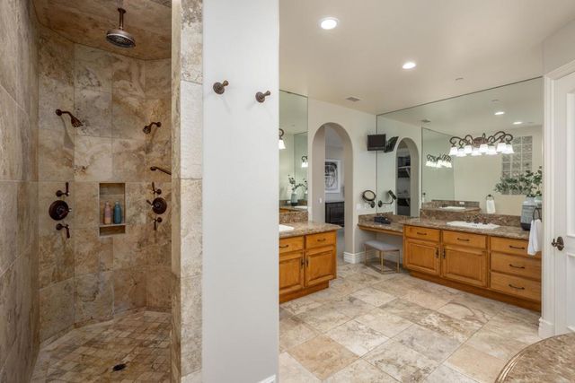 2953 Corte La Bella, Encinitas, CA 92024