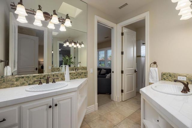 2953 Corte La Bella, Encinitas, CA 92024