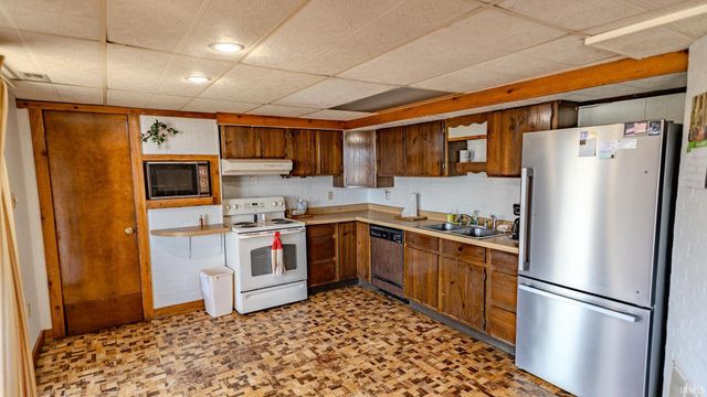 3962 E Lake Road 26 W, Monticello, IN 47960