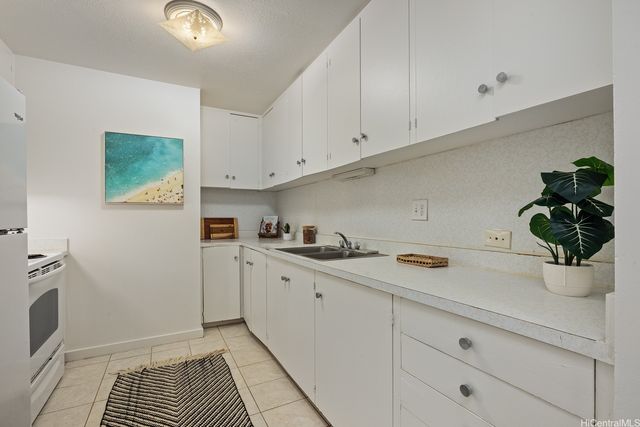 1610 Kanunu Street 306, Honolulu, HI 96814
