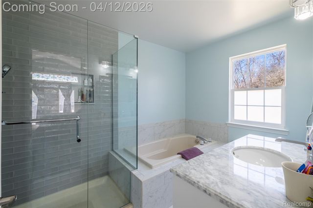 10381 Champions Circle, Grand Blanc Charter Township, MI 48439