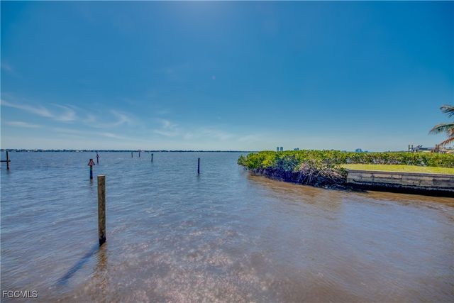 15489 Admiralty CIR 3, North Fort Myers, FL 33917