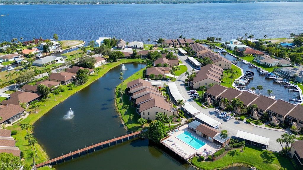 15489 Admiralty CIR 3, North Fort Myers, FL 33917