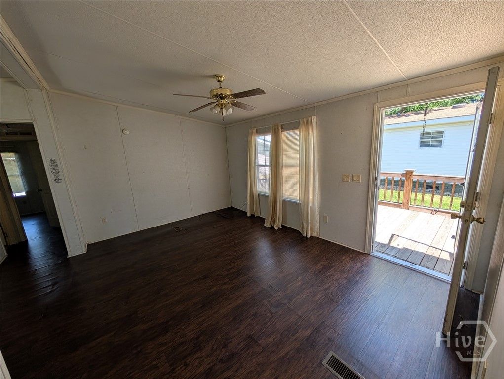 Image 6 of property listing at 205 Rushing Street, Richmond Hill, GA 31324