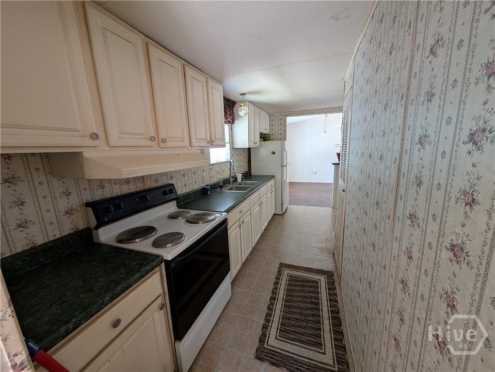 Image 7 of property listing at 205 Rushing Street, Richmond Hill, GA 31324