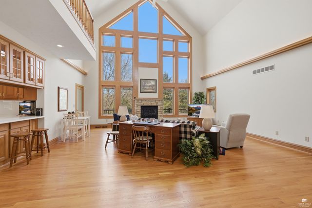 1608 Oakridge Drive, Junction City, KS 66441