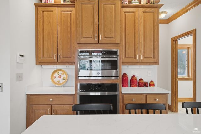 1608 Oakridge Drive, Junction City, KS 66441