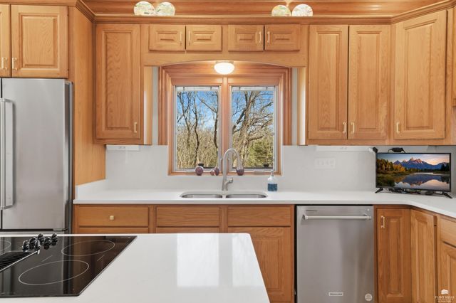 1608 Oakridge Drive, Junction City, KS 66441