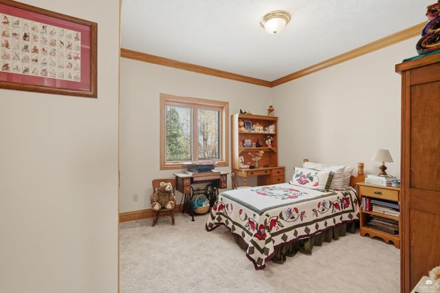 1608 Oakridge Drive, Junction City, KS 66441