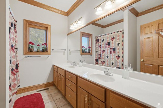 1608 Oakridge Drive, Junction City, KS 66441