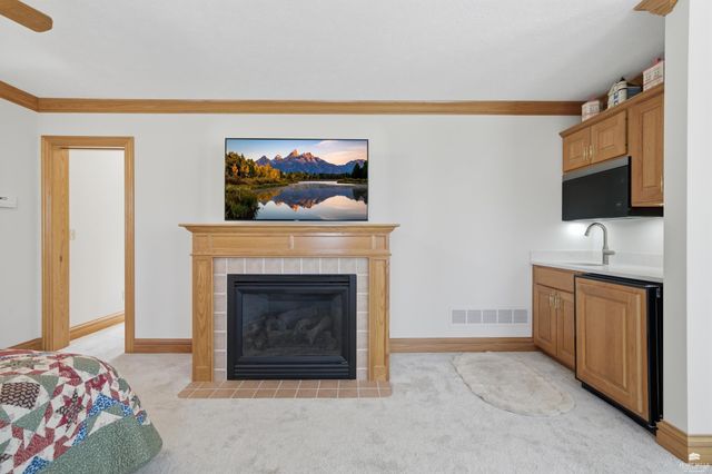 1608 Oakridge Drive, Junction City, KS 66441