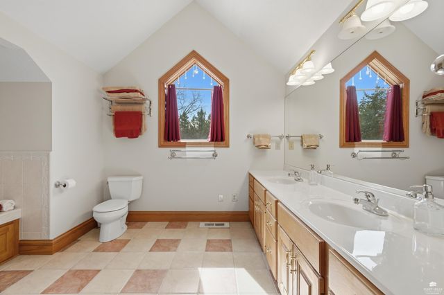 1608 Oakridge Drive, Junction City, KS 66441