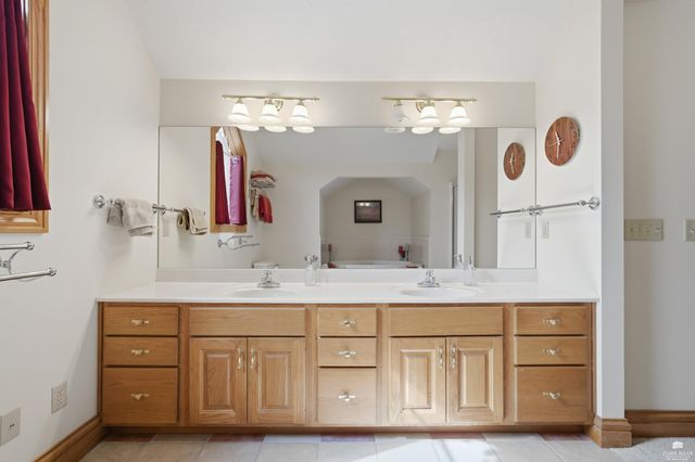 1608 Oakridge Drive, Junction City, KS 66441