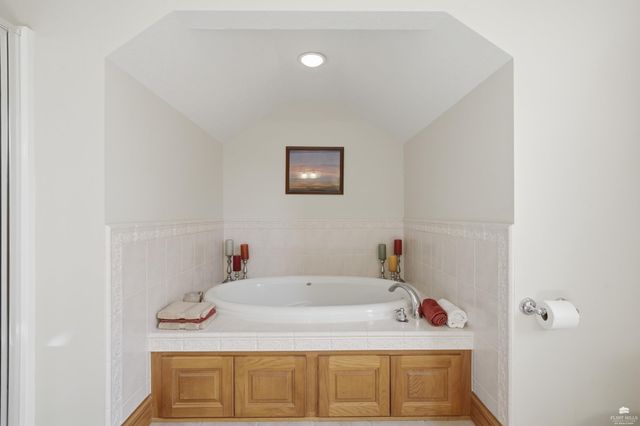 1608 Oakridge Drive, Junction City, KS 66441