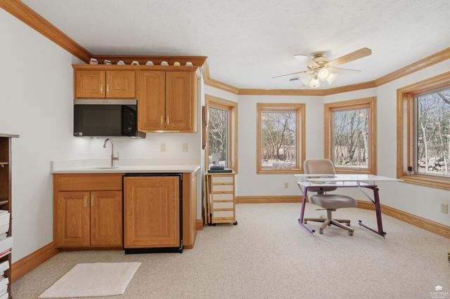 1608 Oakridge Drive, Junction City, KS 66441