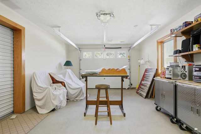 1608 Oakridge Drive, Junction City, KS 66441