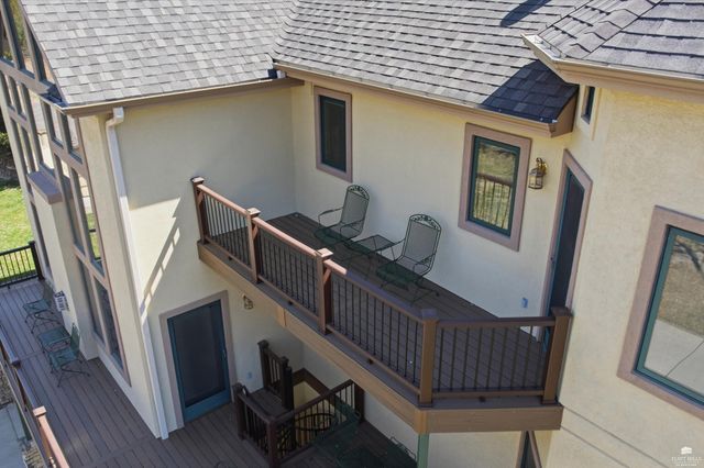 1608 Oakridge Drive, Junction City, KS 66441