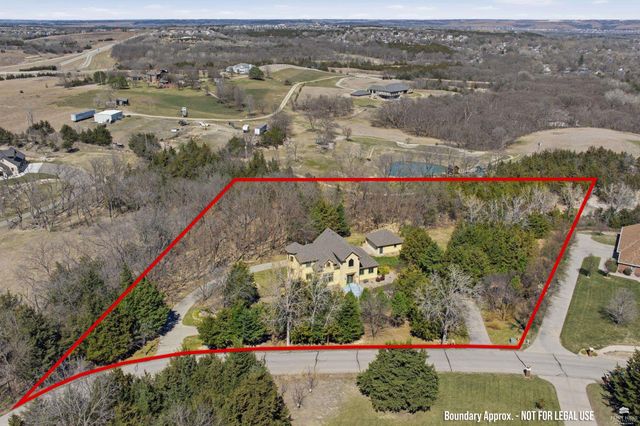 1608 Oakridge Drive, Junction City, KS 66441