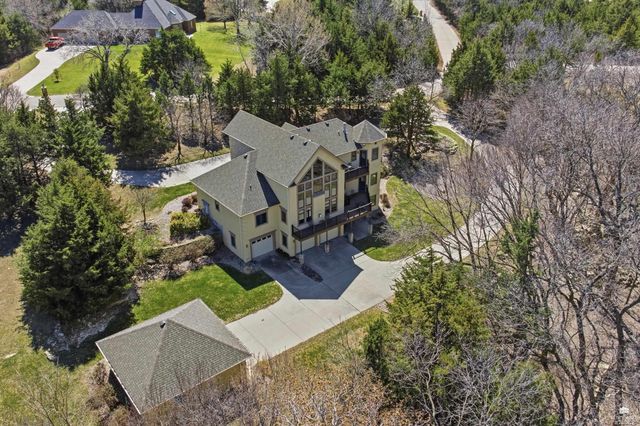 1608 Oakridge Drive, Junction City, KS 66441