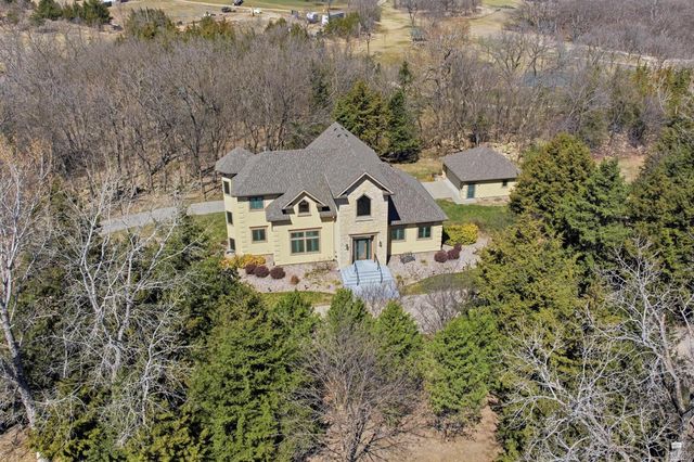 1608 Oakridge Drive, Junction City, KS 66441