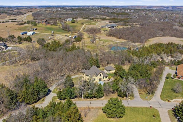 1608 Oakridge Drive, Junction City, KS 66441