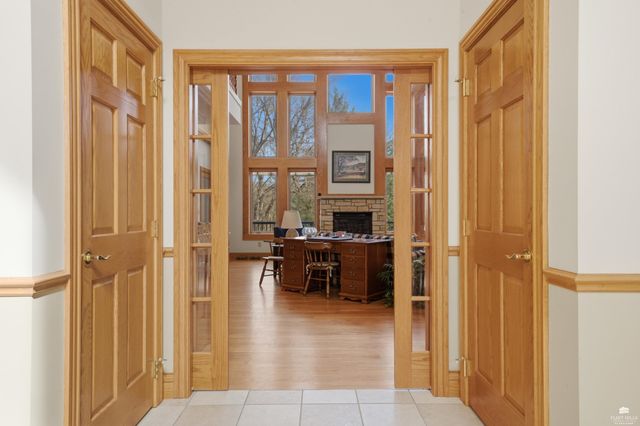 1608 Oakridge Drive, Junction City, KS 66441