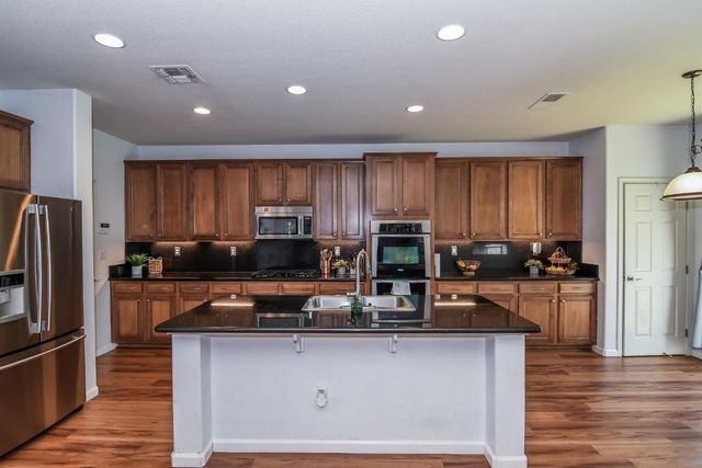 4812 Coppola Cir, Elk Grove, CA 95757