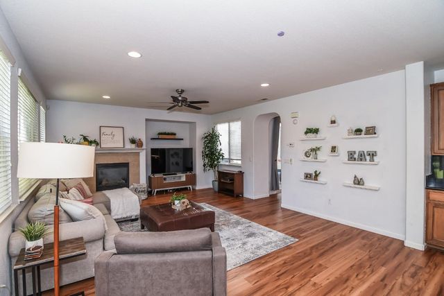 4812 Coppola Cir, Elk Grove, CA 95757
